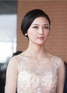 permainan togel singapore Mengetuk pintu dan melihat Tian Shao mengenakan bib, dia tercengang: kamu, apa yang kamu lakukan?
